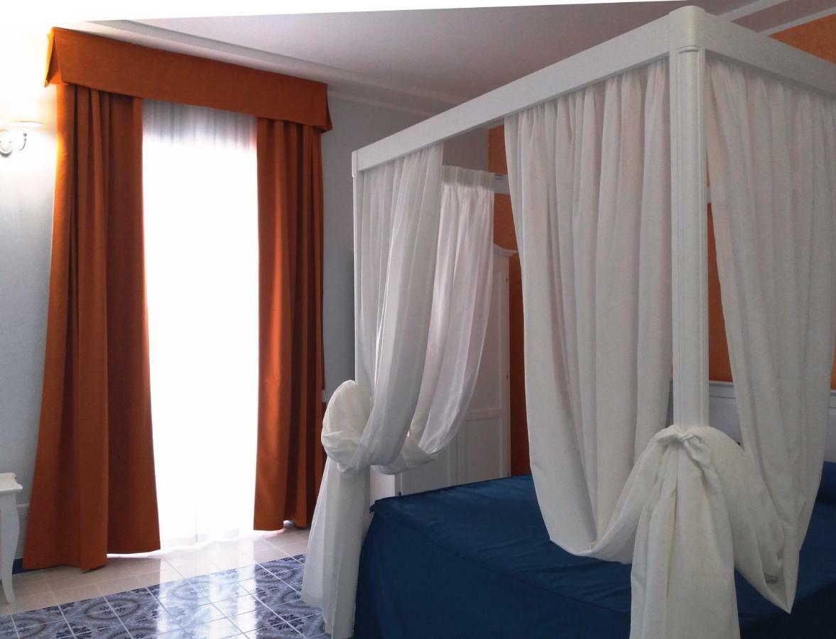 Odysseus Hotel 利帕里 外观 照片