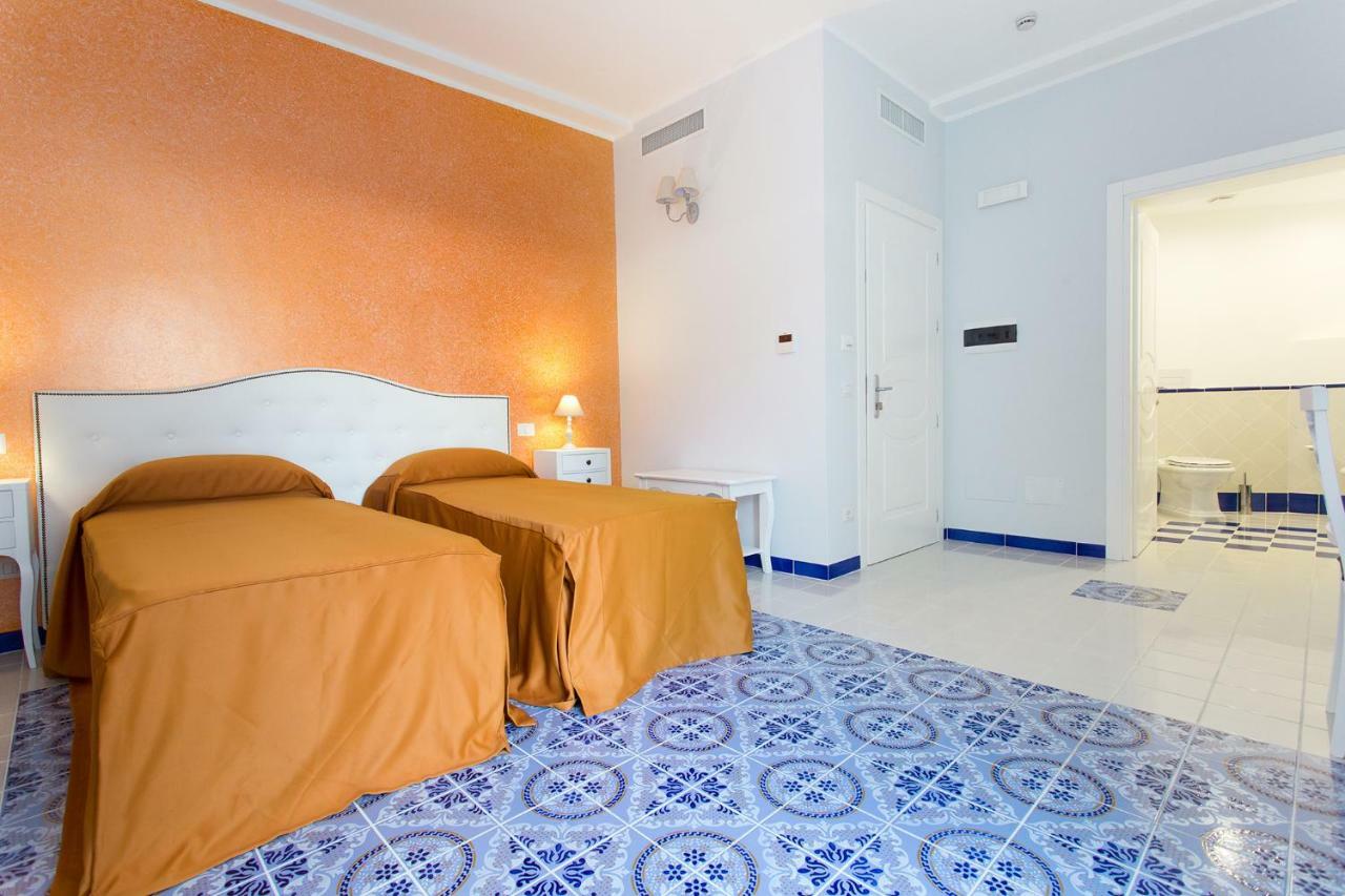 Odysseus Hotel 利帕里 外观 照片