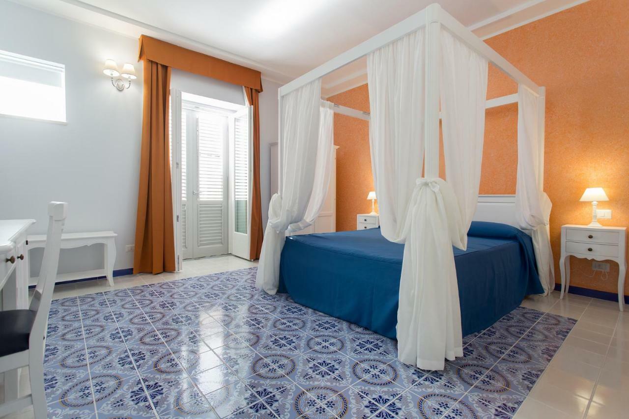 Odysseus Hotel 利帕里 外观 照片